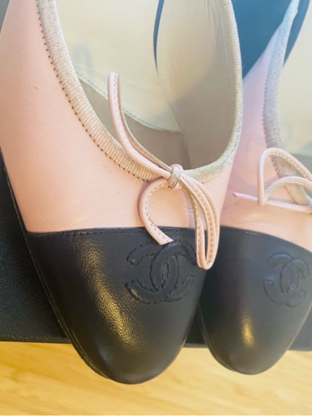 CHANEL Pink and Black Leather Two-Tone Ballet Mules Vtg Chanel Pink Heels Shoes - Picture 4 of 5